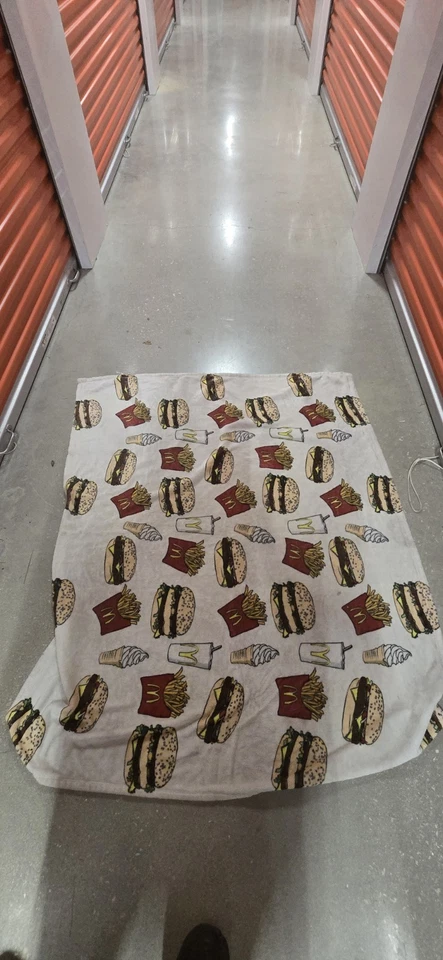 Toalla de playa Terrytown McDonald’s 60” x 30” terciopelo suave única piscina playa Foto 2 de 2