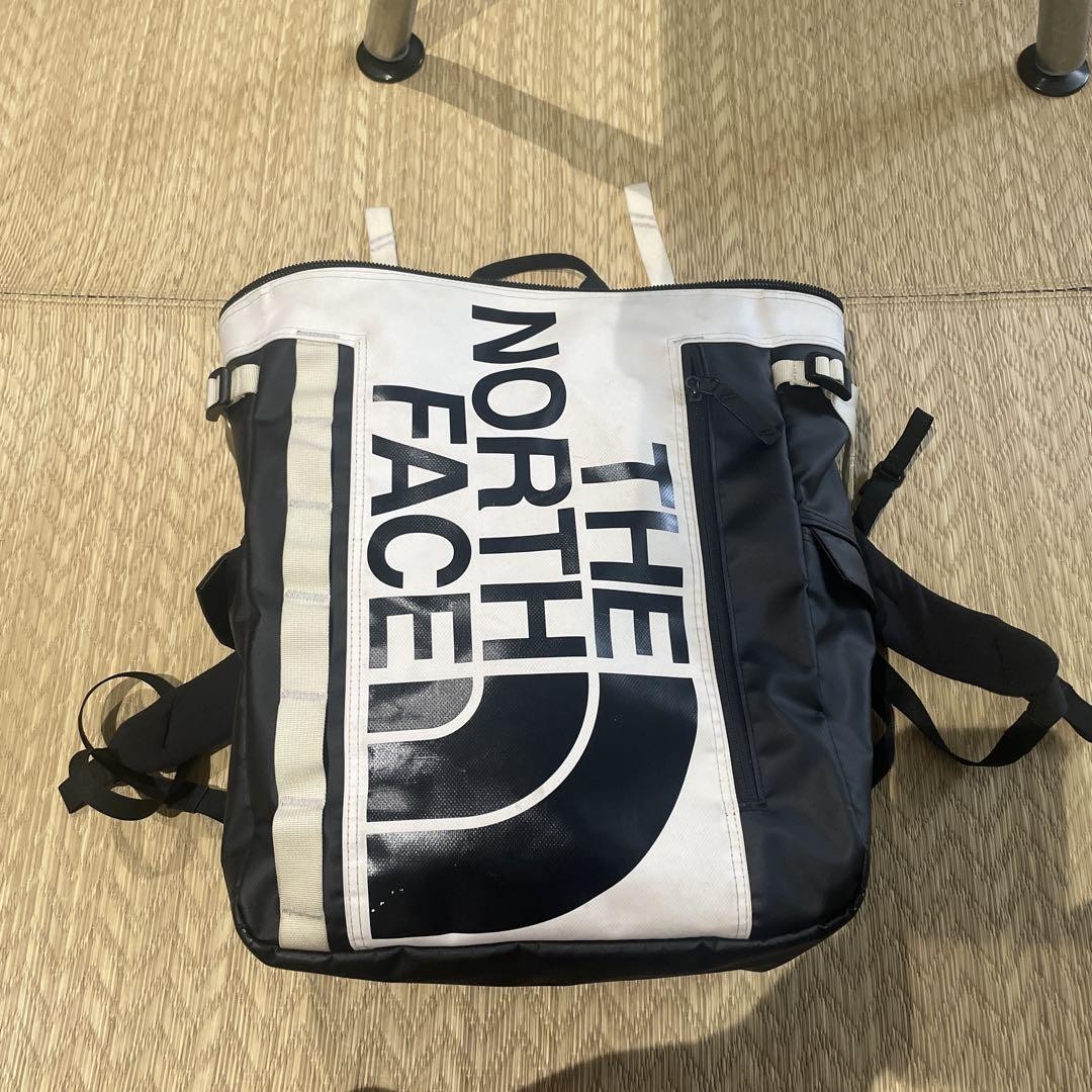 【新品】THE NORTH FACE FOREST PRINT FUSE BOX The North Face Forest Print Fuse Box S Backpack DF Deep