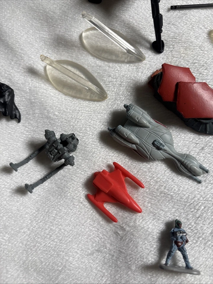 Micro Machines Lot Of Mixed Star Wars Figures, And Other Pieces , C1 - Image 3 of 4