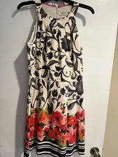 Eliza J Off White Floral Formal Pleated Dress Wedding/Formal Event Size 12