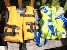 2 KIDS LIFE VESTS CABELA'S  HYPER LITE PRESERVER FLOATATION DEVICE SIZE : CHILD