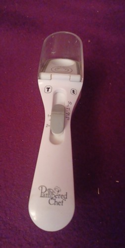 Pampered Chef einfach verstellbarer Messlöffel. 1-2 T. 1/2 -3 t. Oz. Und ML - Bild 2 von 3