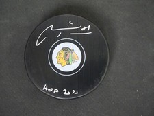 MARIAN HOSSA SIGNED CHICAGO TEAM PUCK INSCRIBED WITH HOF 2020 BECKETT WITNESSED