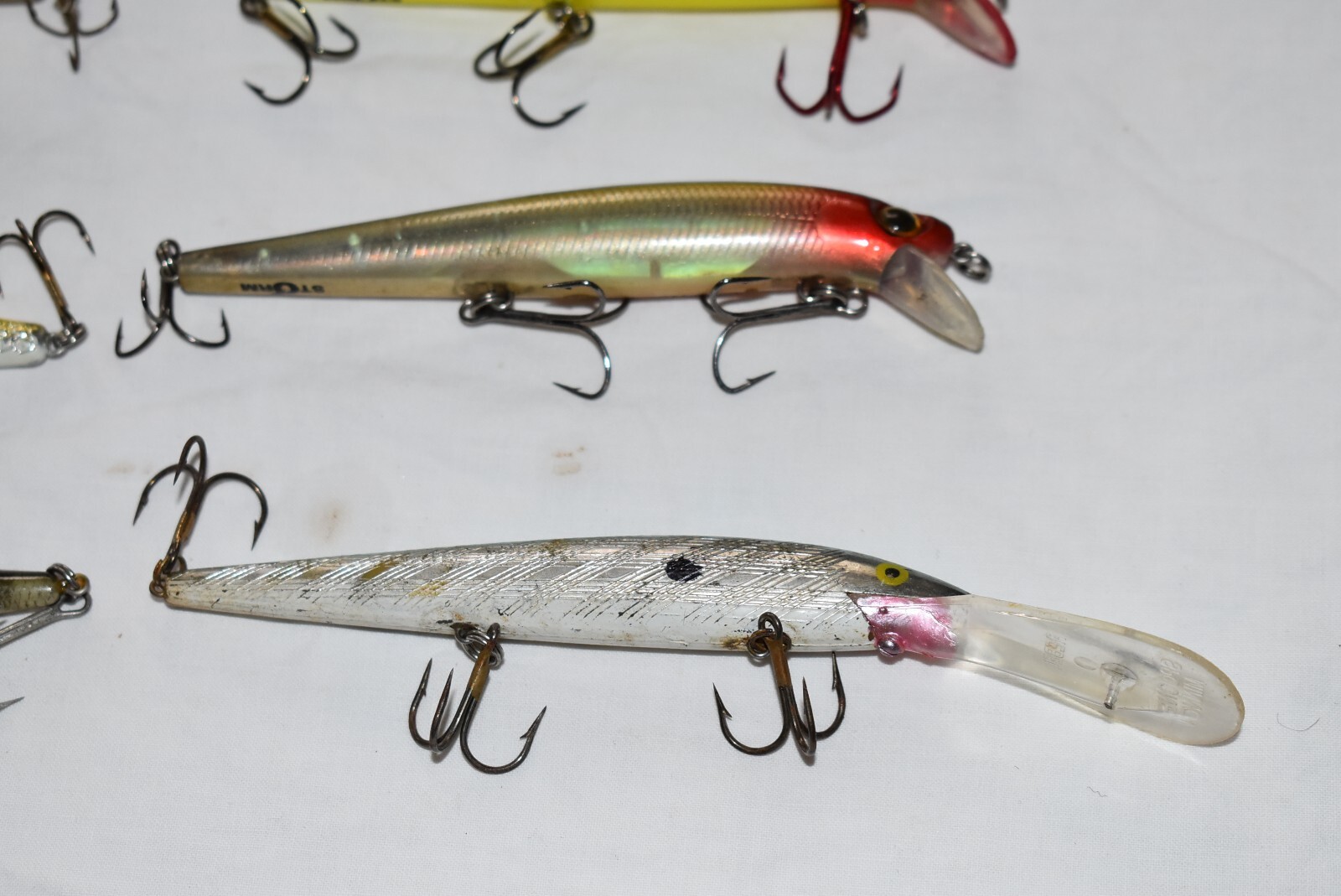 8 Stickbaits Smithwick STORM REBEL Rogue Jerk Twitch Baits CLOWN BLUE Bass LURES - Image 9