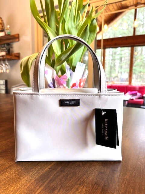 【VIP特価】Kate Spade Sam Icon llic Small トートバッグ Kate Spade Small Sam Icon Tote in Stony Beach KB139