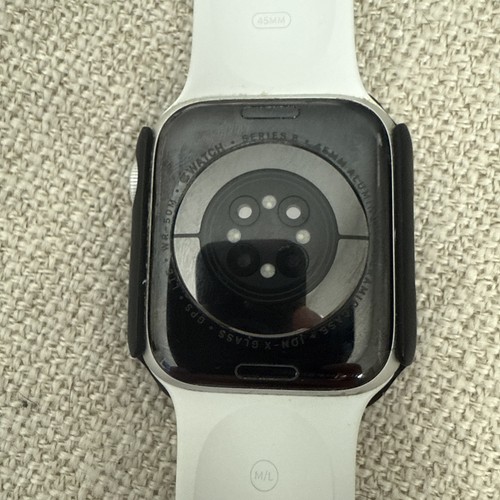 Apple Watch Series 8 Aluminum / Silver- 45mm WiFi & Cellular - Very Good - Zdjęcie 3 z 3