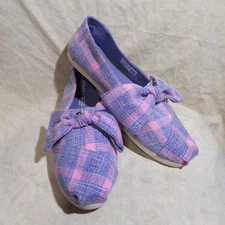 🥿 TOMS Classic Slip Ons sz 9 M Blue & Pink Plaid Fabric; Chelsea Bows
