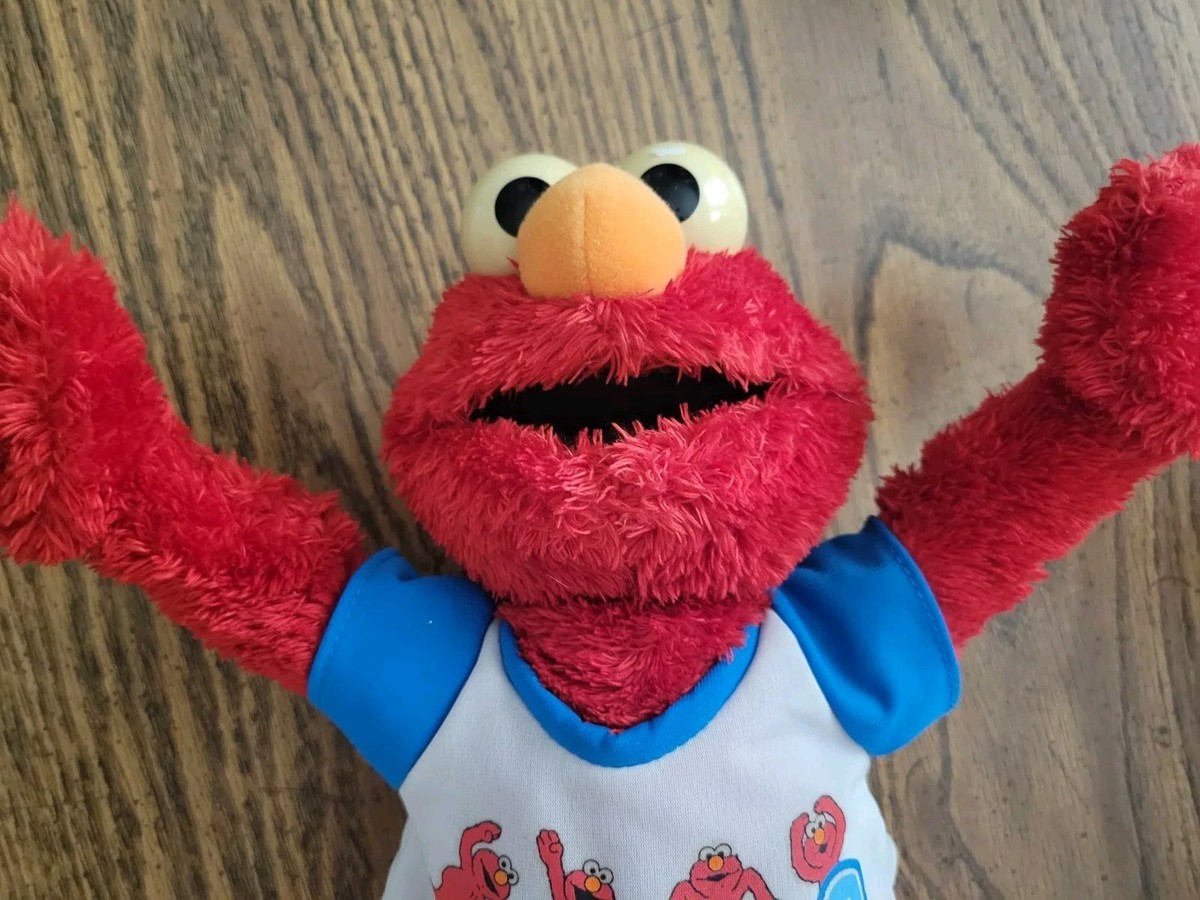 E-L-M-O Elmo Spells His Name 2004 YMCA Parody Singing Elmo | eBay