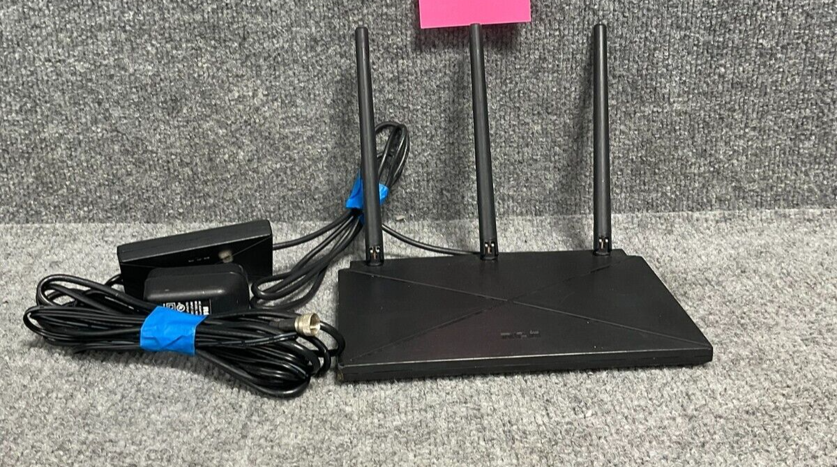 RCA HDTV Antenna Amplifier ANT5000E, 120V 60Hz With AC Adapter In Black