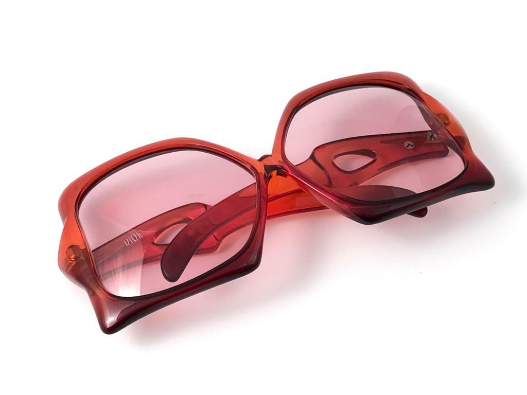 VINTAGE CHRISTIAN DIOR MISS DIOR RED MASK OVERSIZED 70'S AUSTRIA