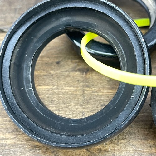 Vintage 1 1/8 inch Threaded Headset Tioga Avenger NOS PARTS Black Top Nut 90s A5 - Picture 9 of 10