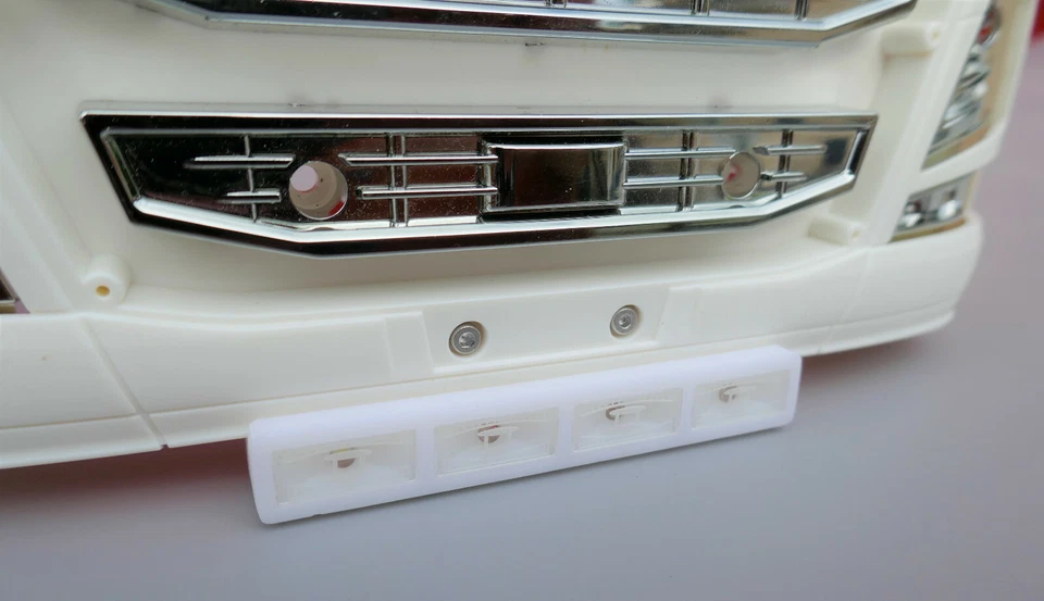 Für Tamiya Truck Volvo FH16 750 Zusatzscheinwerfer unten Stoßstange Front 1:14 - Bild 3 von 4