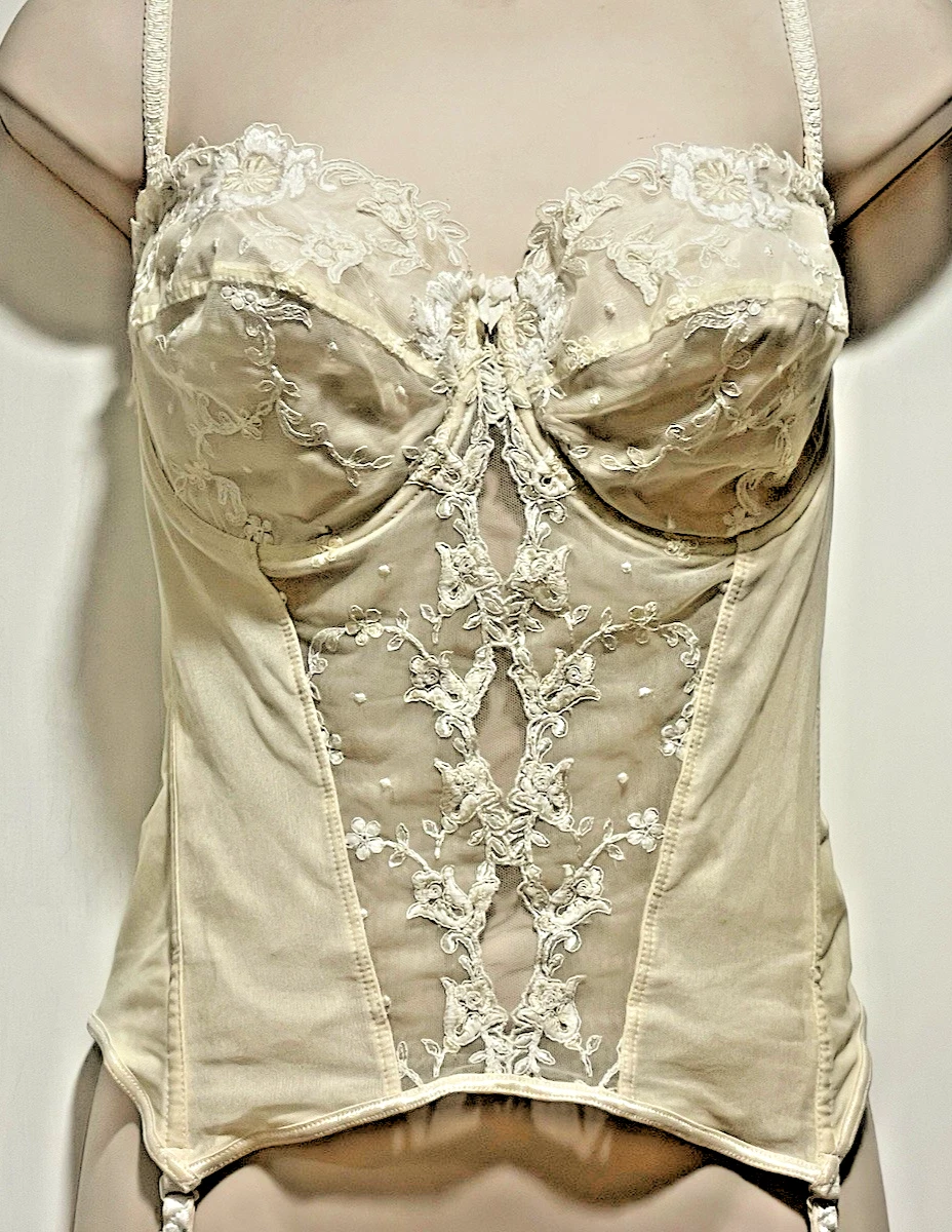 25+ White Corsets & Bustiers for Women with Vintage for sale