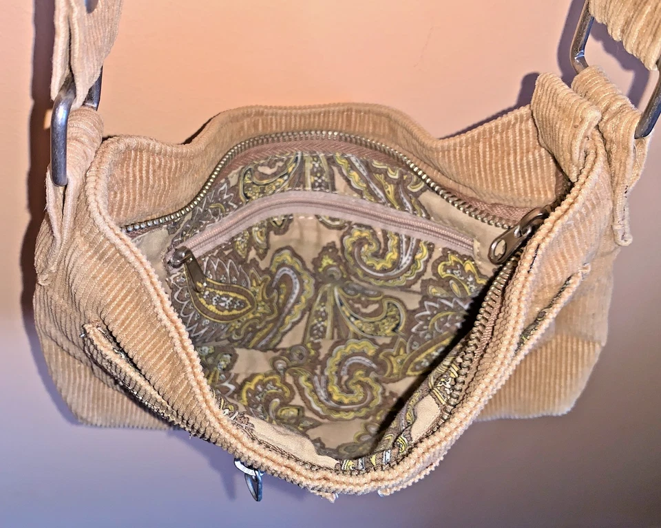 "Minibolso para mujer Old Navy terciopelo beige cierre de cremallera 3 bolsillos 10""x 5,5""x 2""" Foto 3 de 4