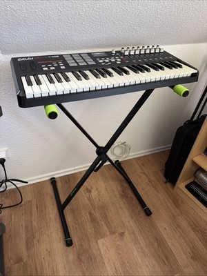 Akai Professional MPK49 Performance Keyboard Controller + Gravity Stand
