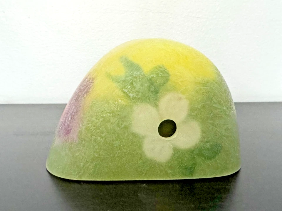 Pantalla de lámpara de vidrio inverso floral pintada a mano por Ticky - Dogwood Flowers - 9x6x3 Foto 4 de 4