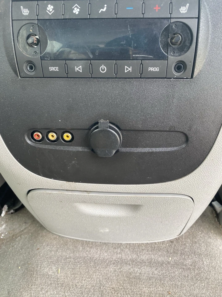 07-14 Chevy/gmc Tahoe, suburbano, yukon trasero OEM” soporte para bebidas color gris Foto 4 de 4