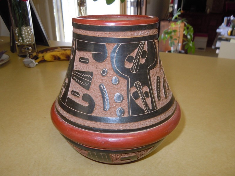 NATIVE 6 1/2" " JUAN PAULINO MARTINEZ " NICARAGUA DECORATIVE POTTERY VASE
