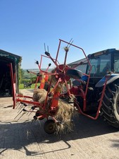 Kuhn 4 Star Tedder / 4 Rotor Tedder
