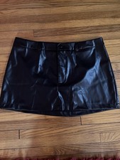 Women  s Faux Leather Mini Skirt Size Medium New With Tags
