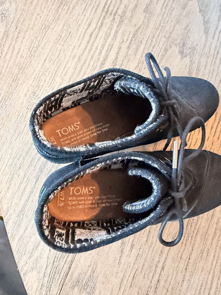 Botas Toms para mujer 7,5 Desert tacón de cuña botines al tobillo negras con cordones Foto 2 de 4