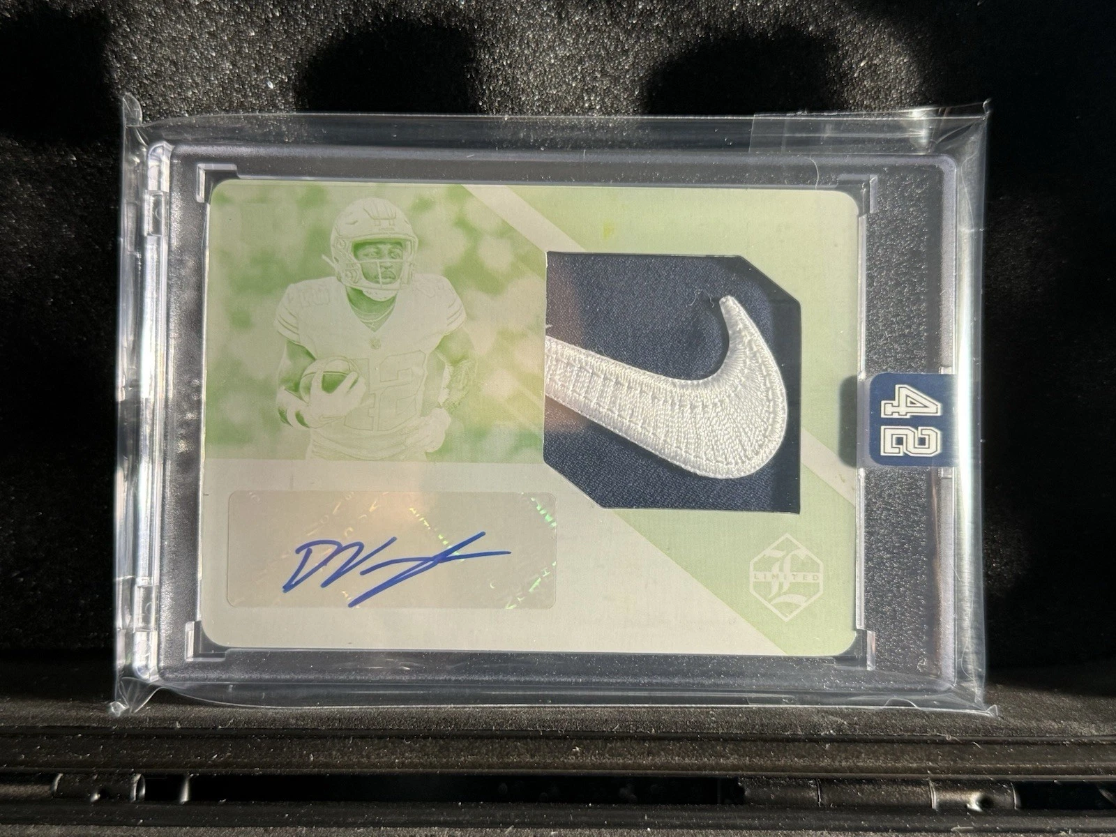 Deuce Vaughn Panini Limited #150 Patch Autograph Jumbo-Emerald Spotlight