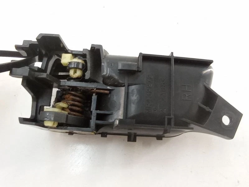 Manija de puerta delantera para pasajeros Mitsubishi Montero 2001 probada por fabricante original Foto 4 de 4