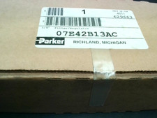 Parker 07E42B13AC Compressed Air Filter Regulator - Factory Sealed