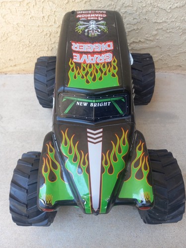 New Bright Grave Digger Monster Jam RC Truck 14.5" PARTS No Battery/remot - Picture 4 of 8