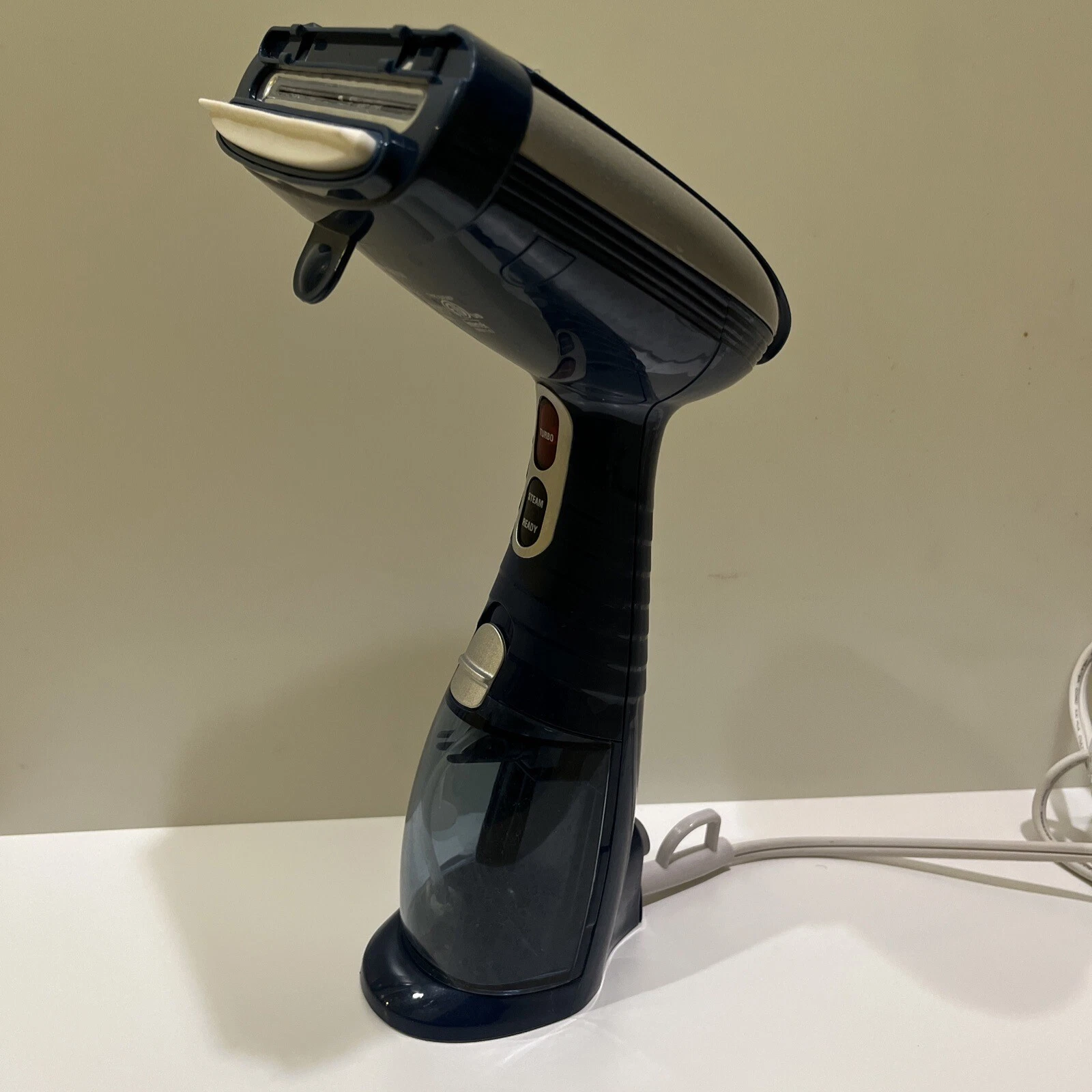 Conair Steamer For Clothes Handheld Powers On Blue MODEL GS76RGD
