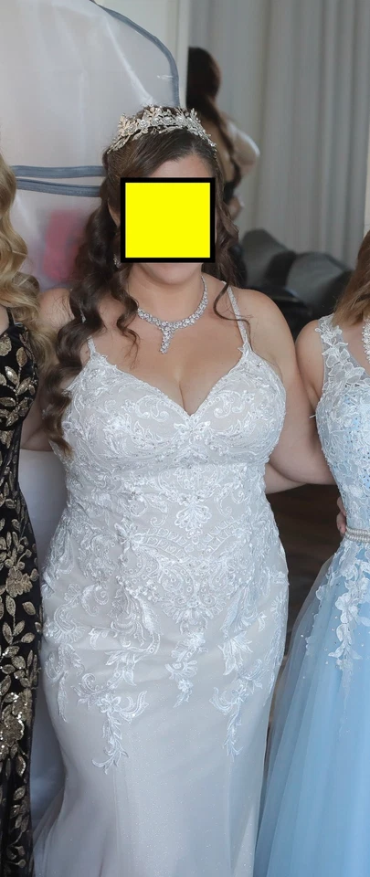 Oleg Cassini Wedding Dress Size 14 Trumpet Embroidered Details - Image 2 of 4