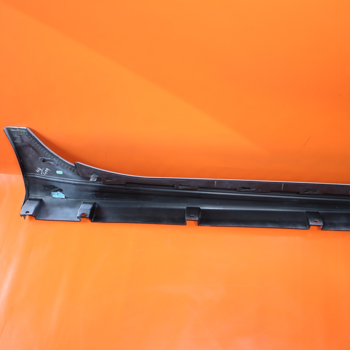 MASERATI GHIBLI ROCKER MOLDING LEFT DRIVER 2014 2015 2016 2017 670010789 OEM
