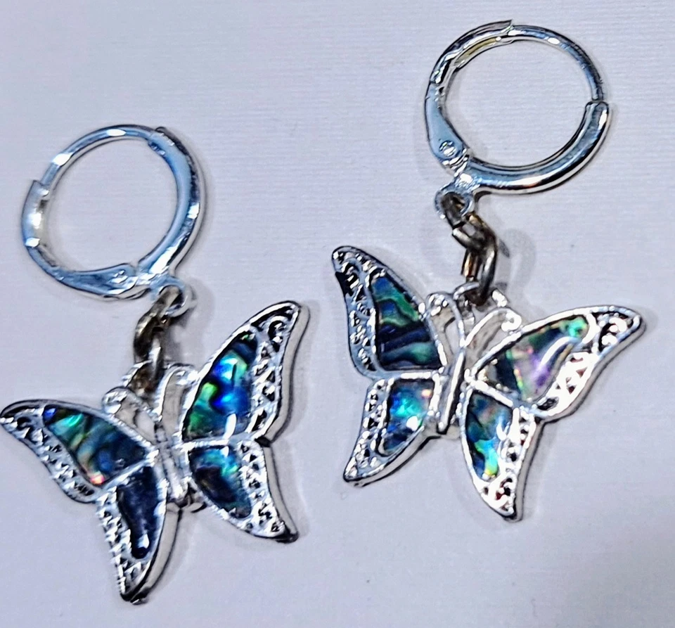 Juego de colgantes mariposa plata/abulón con barra Harley plateada y acento escudo Foto 2 de 3