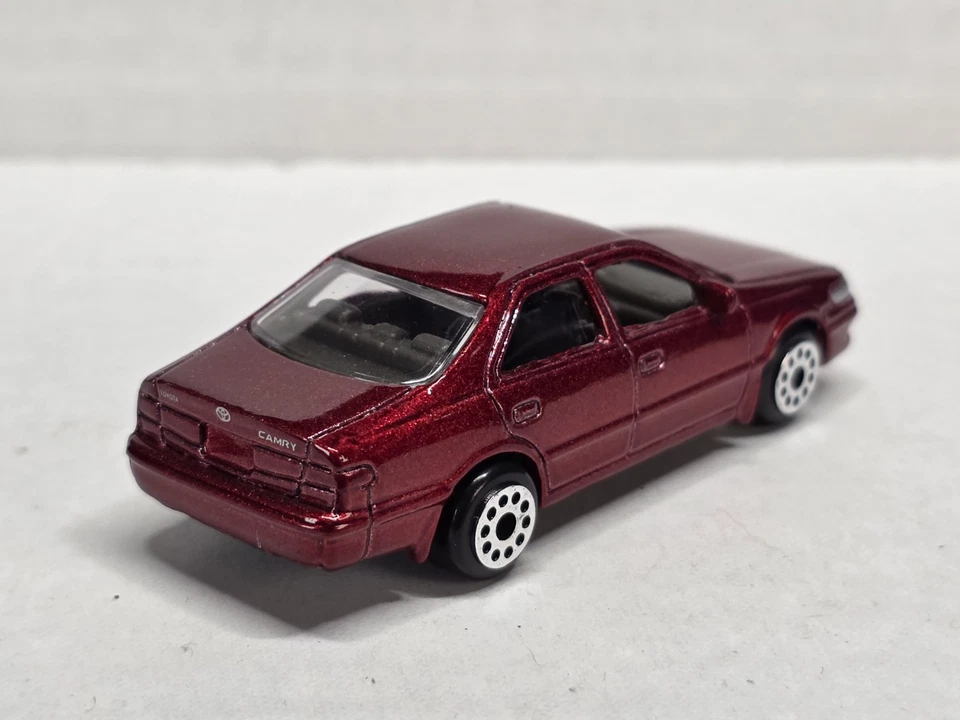 Motormax Nº 1/64 Toyota Camry 6015 Foto 4 de 4