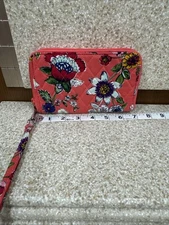 Vera Bradley RFID Grab & Go Wristlet Coral Floral NWT