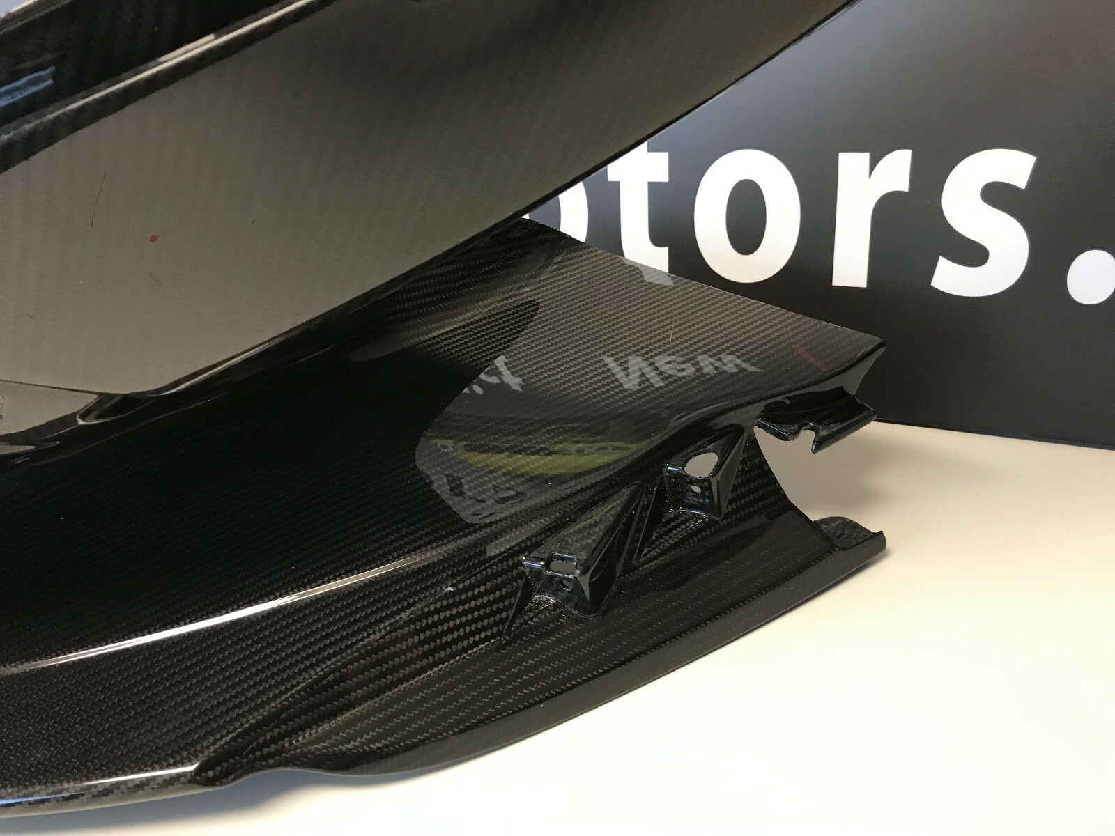 MCLAREN 570GT CARBON FIBER BUMPER SPLITTER NEW OEM 13A3324MP