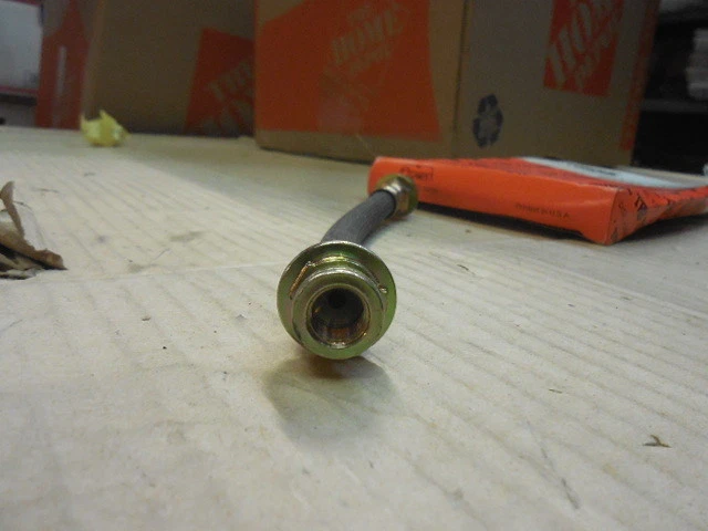 Задний тормозной шланг 82-84 Pontiac Phoenix H106345 G195 - Изображение 3 из 3