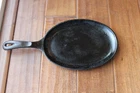 Wagner Ware Stylized Logo Sizzle Server Oval Cast Iron Skillet 1095B