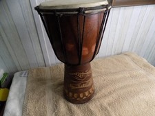 de jimbe Hand Schlagzeug sie misst 6” rund und 12” hoch