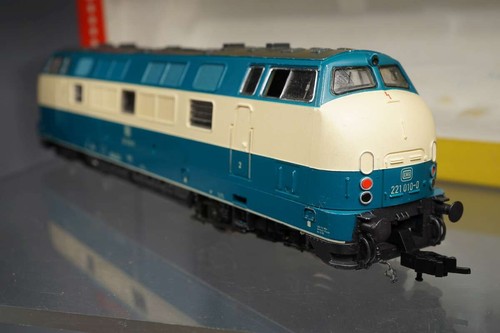 Fleischmann 4236 - H0 Diesellok 221 010-0 Gleichstrom in Box - Bild 3 von 8
