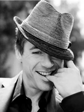 V4614 Robert Downey Jr BW Portrait Smile Hat Handsome Decor WALL POSTER PRINT