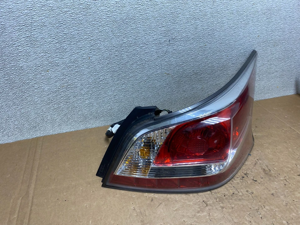 Luz trasera lateral derecha Nissan Altima 2013 2014 2015 pasajero derecho V5631 DW Foto 3 de 4