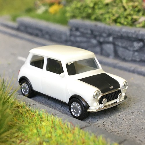 Mini Mayfair (conduite à droite), blanc - HERPA 421140-002 - HO 1/87 | Zustand: Neuf
