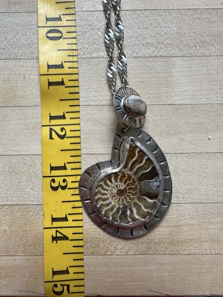  Hermoso collar artesanal de amonita Foto 2 de 3