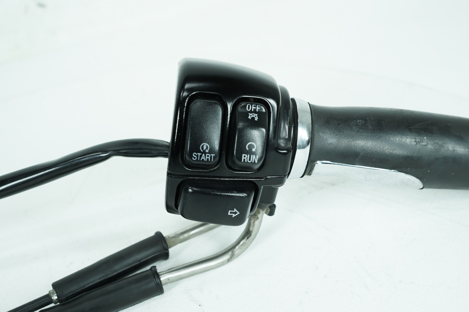 04 Harley Touring Road King Custom OEM Right Engine Start Kill Switches Controls