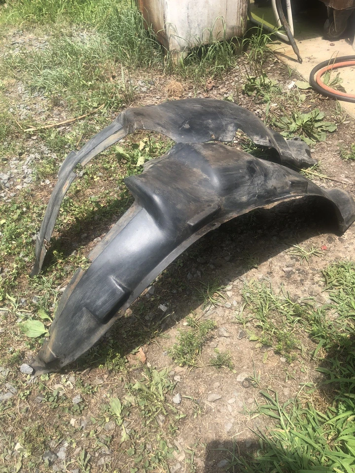 Guardabarros interior delantero Datsun 620 paneles de plástico izquierdo y derecho (2) OEM Foto 2 de 4