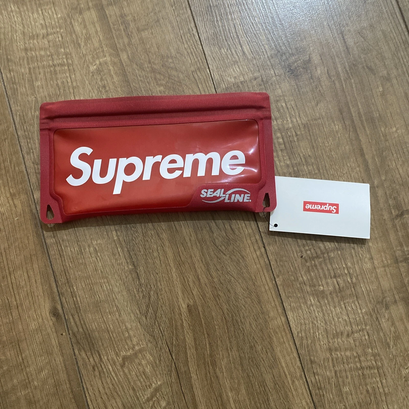 Étui étanche Supreme SS20 Sealine rouge neuf avec étiquettes
