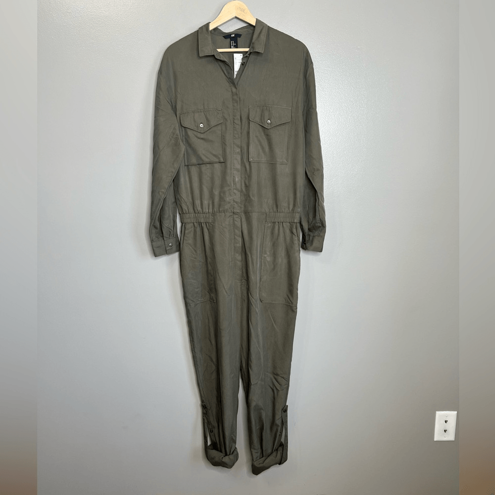 H & M army green jumpsuit size 10 long sleeve adjustable leg military