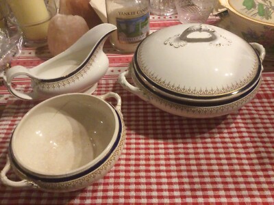 Terrinen x 2 & Sauciere * Vintage Pountney & Co Ltd BRISTOL WARE ''Beatrice''
