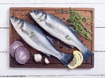 Wolfsbarsch Loup de mer ganz fangfrisch